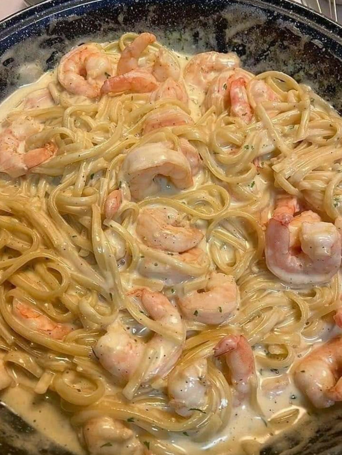 Shrimp Spaghetti Bathed in a Velvety White Sauce – Kitchen Flavors